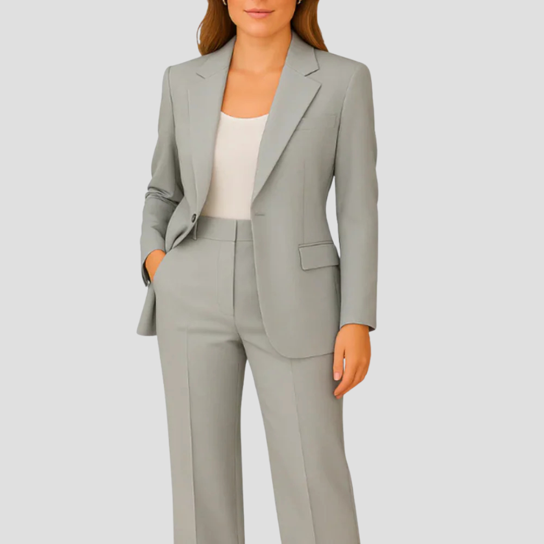 Modern Women's Suit Set – Tailored Blazer and Slim Trousers